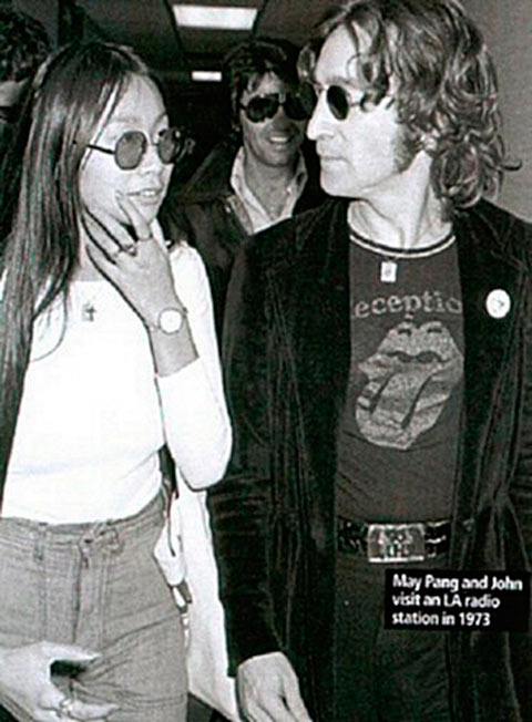 John Lennon v tričku Rolling Stones