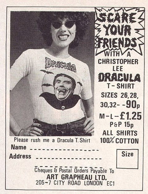 Objednávkový formulár na tričko s dizajnom Christopher Lee Dracula z roku 1970, ktorý bol v ponuke House of Hammer, Worlds of Horror, a Starburst magazines. Vystraš svojich priateľov!